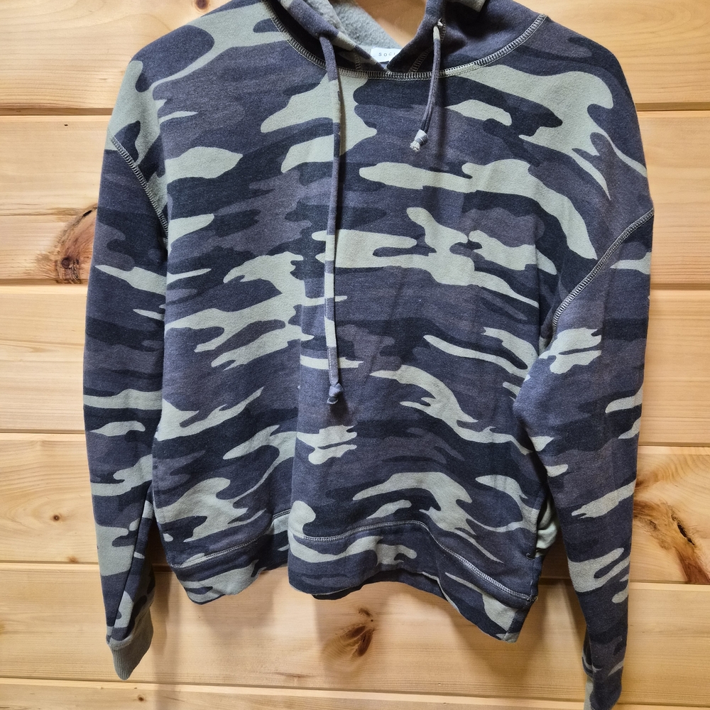 Socialite Camo Pull-Over Hoodie in Olive and Black